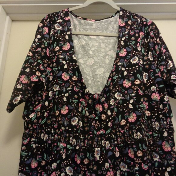 FEMININE SWEET SUPER SOFT BY TORRID JERSEY FLORALS BLOUSE 3X - Picture 7 of 9